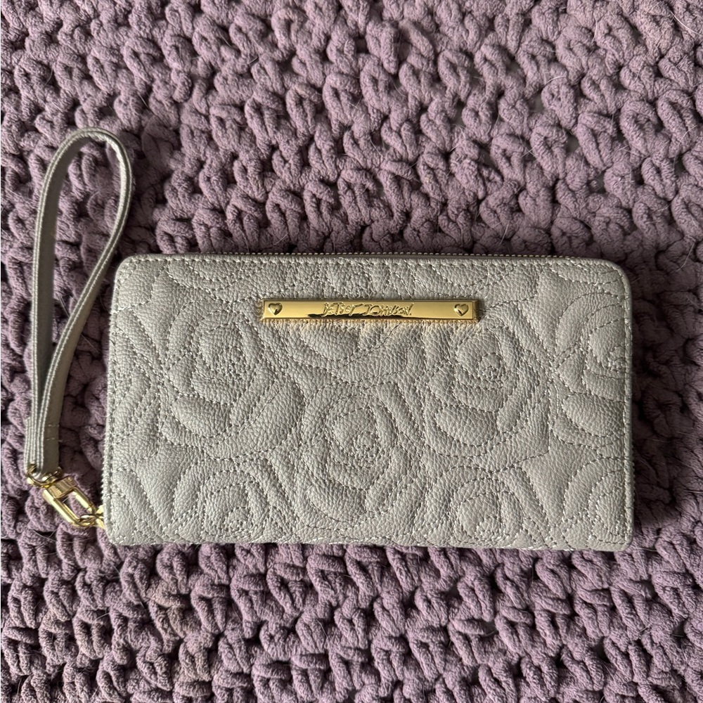 🩶🌹Betsey Johnson Wallet 🌹🩶